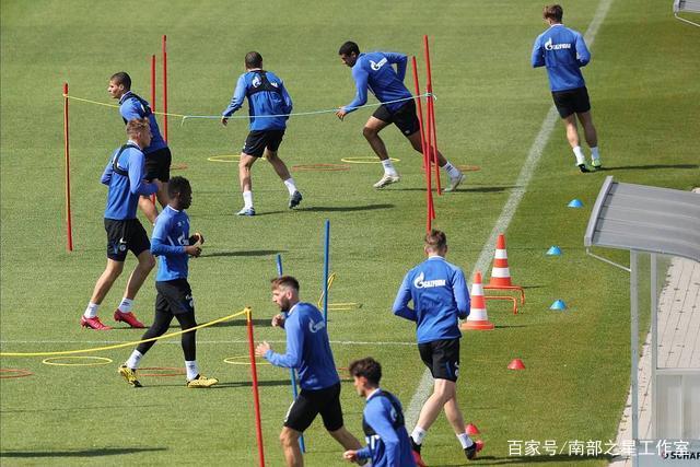 内马尔：离开巴萨前梅西说他会让我成为世界最佳