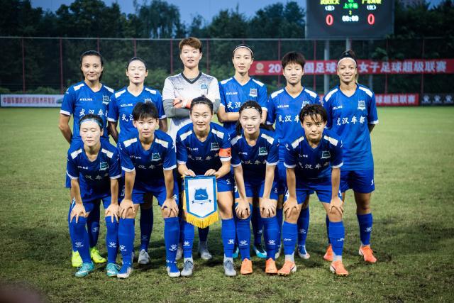 国际足坛中锋身价Top10：哈兰德1.8亿欧元霸榜