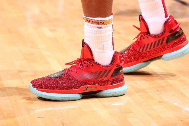 星锐赛：陈国豪24+18大学生联队逆转二年级队