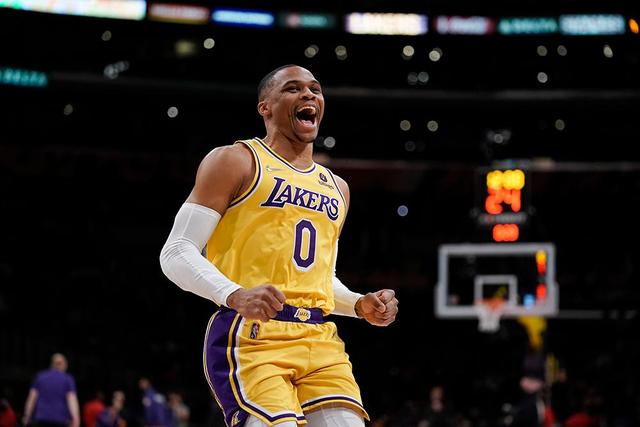 水花合砍58分戴维斯20分 勇士大胜火箭获6连胜